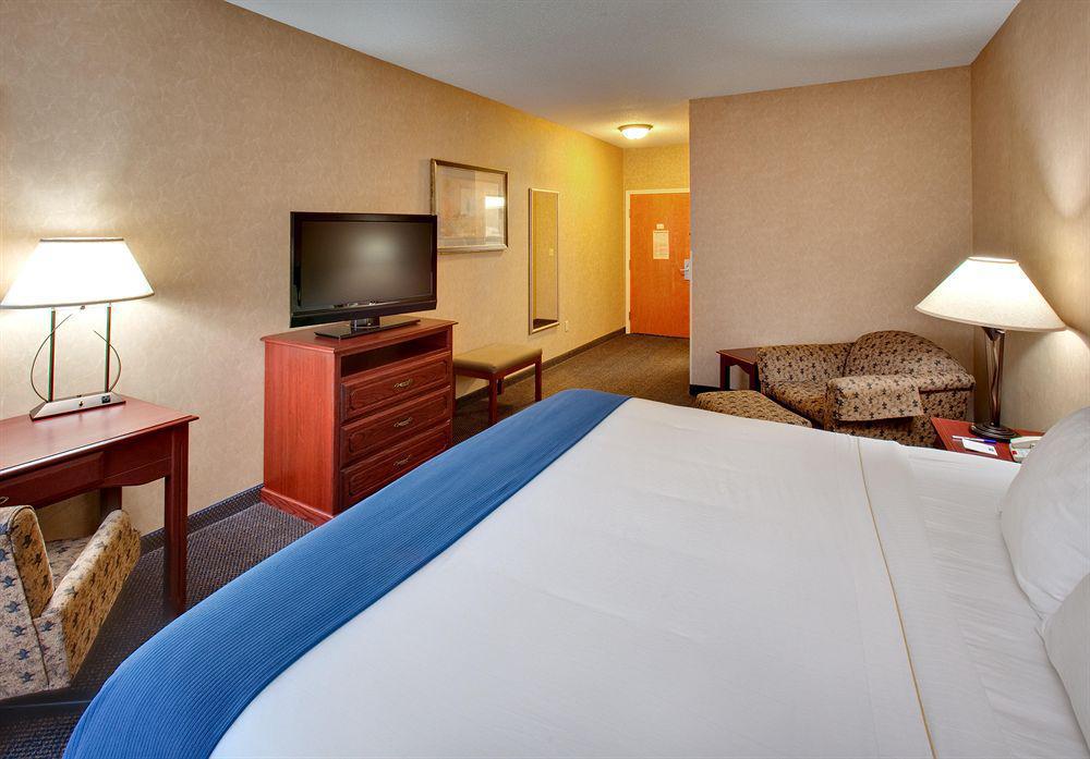 Holiday Inn Express Jamestown By Ihg Szoba fotó