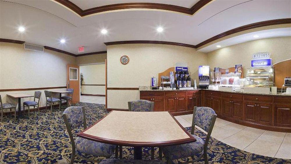 Holiday Inn Express Jamestown By Ihg Kültér fotó